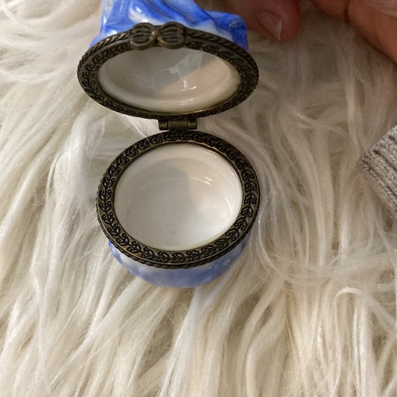 Direct connection industry Dolphin trinket box - Picture 6 of 9